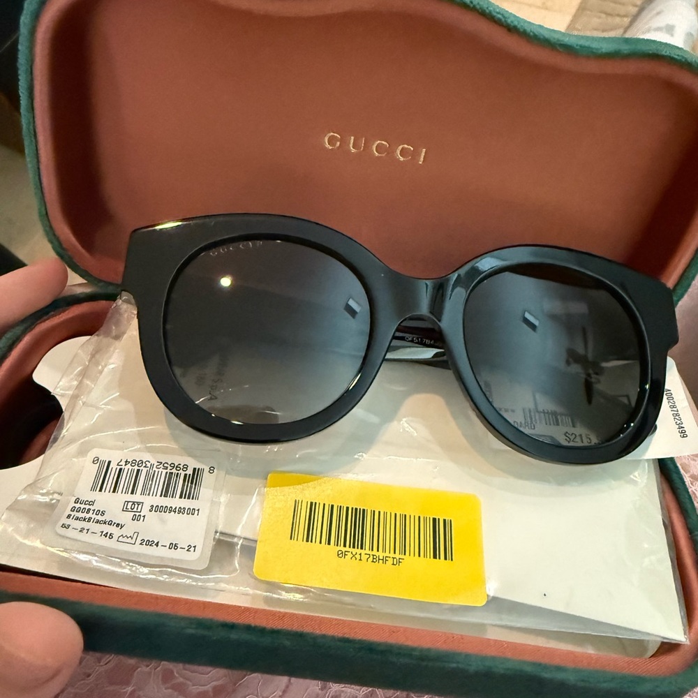 Gucci Black Oversized Sunglasses